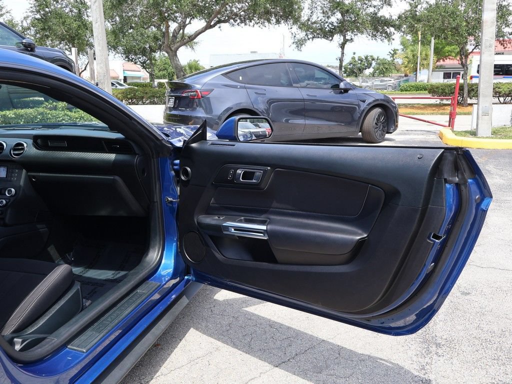 Used 2022 Ford Mustang Coupe RWD image 23