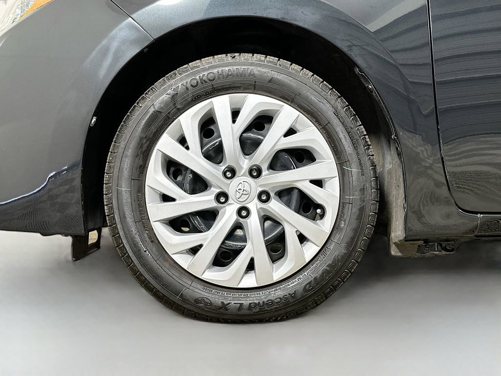 Used 2019 Toyota Corolla LE FWD image 34