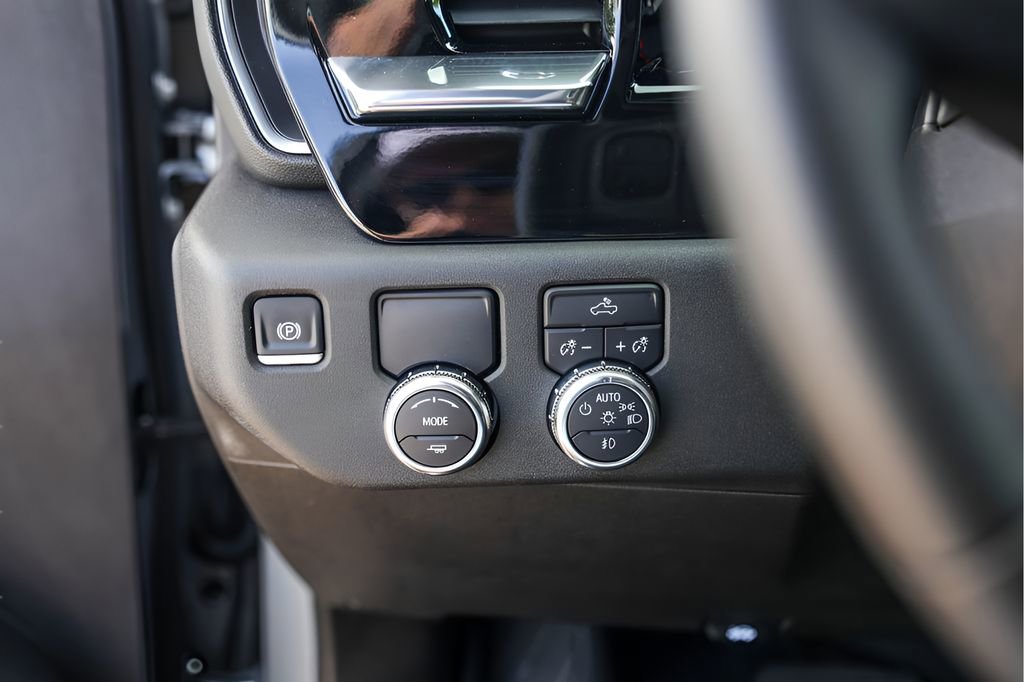 Used 2024 GMC Sierra 1500 Elevation image 18