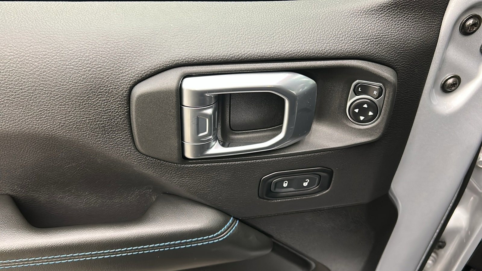 Used 2024 Jeep Wrangler High Altitude image 30