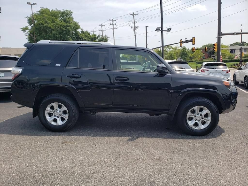 Used 2017 Toyota 4Runner SR5 AWD/4WD image 11