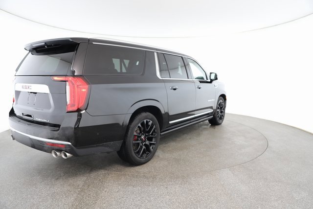 Used 2023 GMC Yukon XL Denali image 17