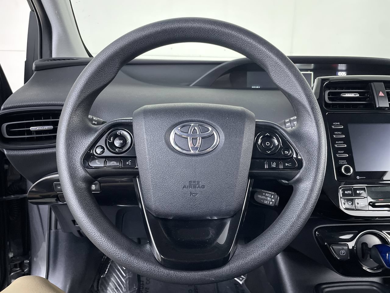 Used 2022 Toyota Prius LE FWD image 13