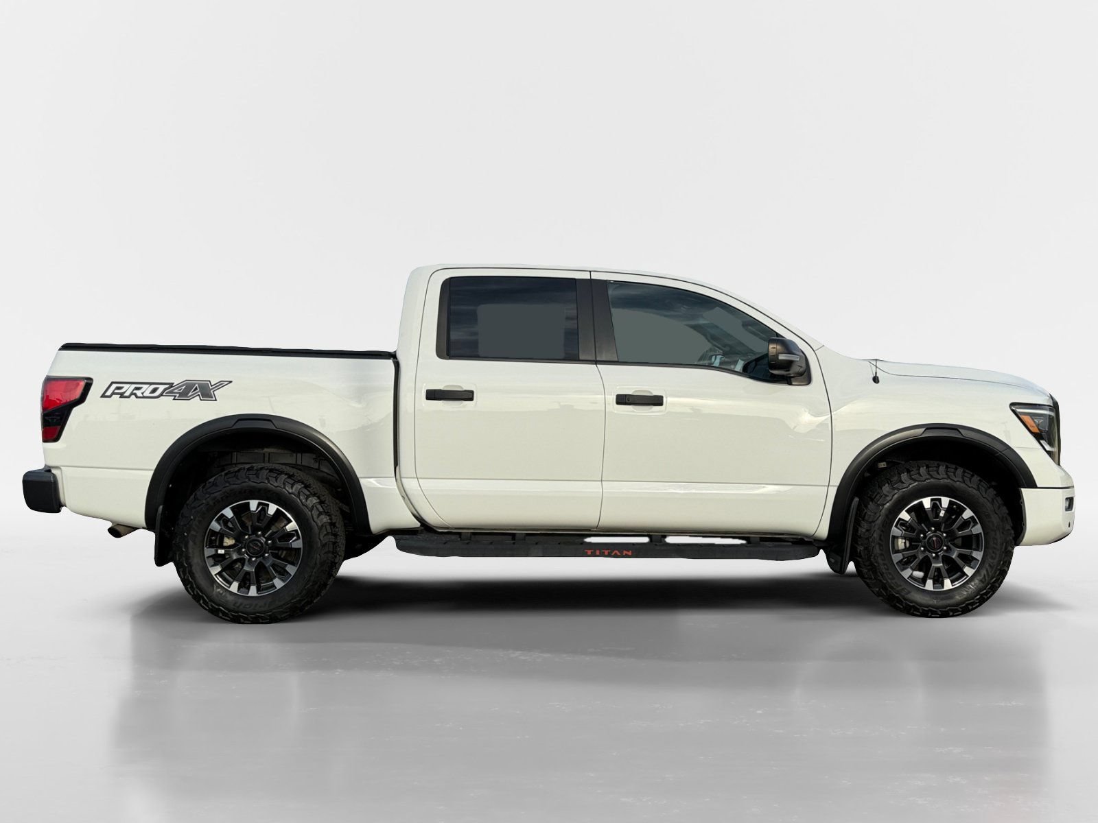 Used 2021 Nissan Titan PRO-4X w/ Pro-4x Convenience Package AWD/4WD image 8