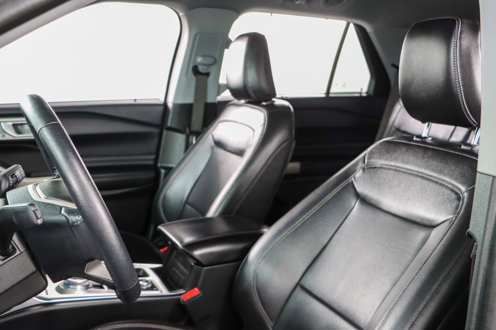 Used 2023 Ford Explorer Limited AWD/4WD image 23