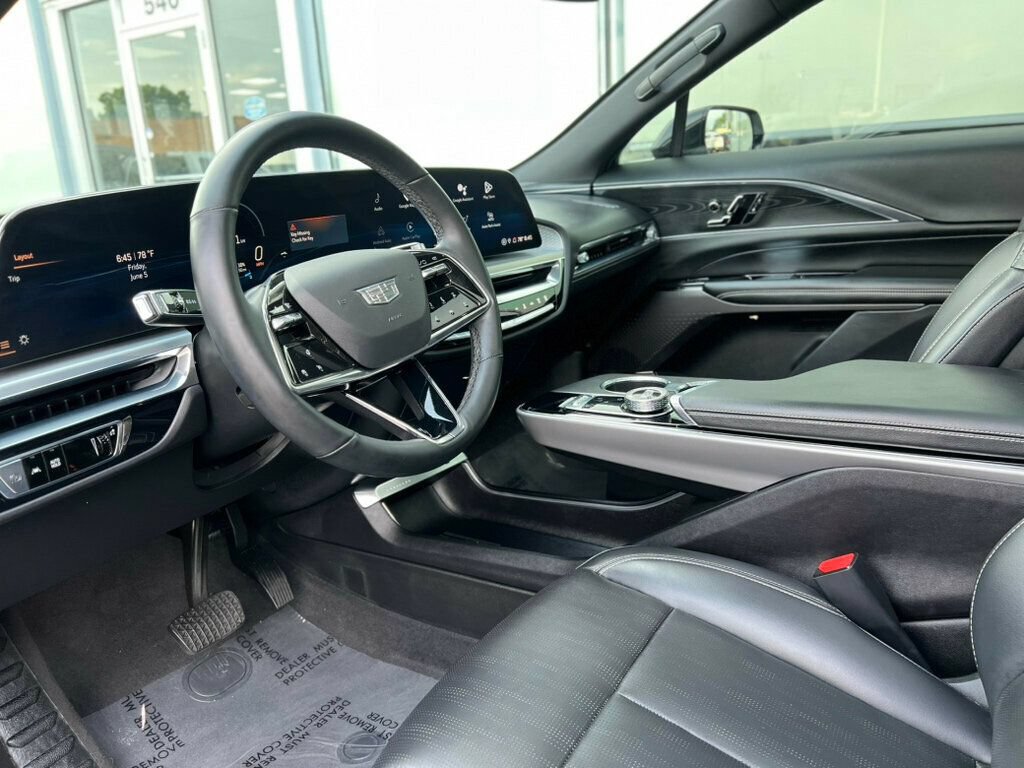 Used 2024 Cadillac Lyriq Luxury AWD/4WD image 14