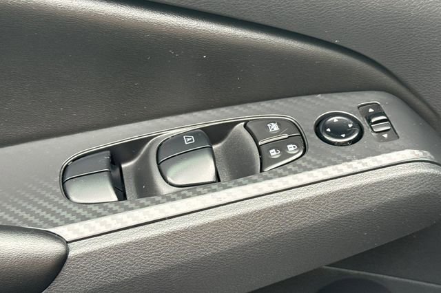 Used 2025 Nissan Altima 2.5 S image 12