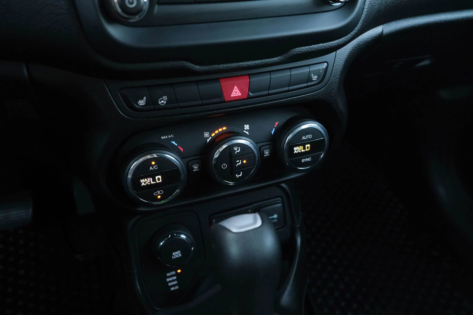 Used 2017 Jeep Renegade Latitude image 40