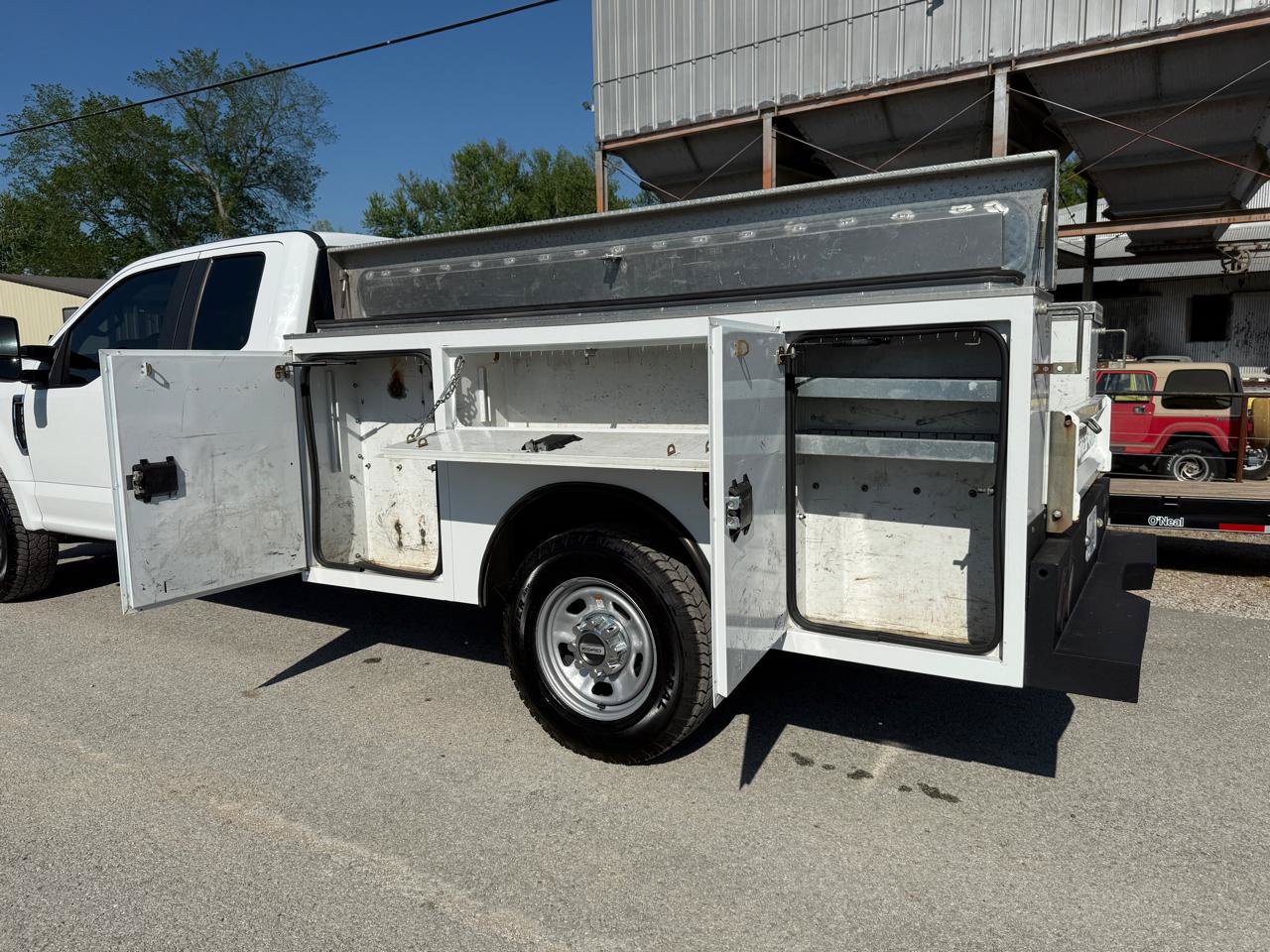 Used 2018 Ford F350 XL w/ Power Equipment Group RWD image 4
