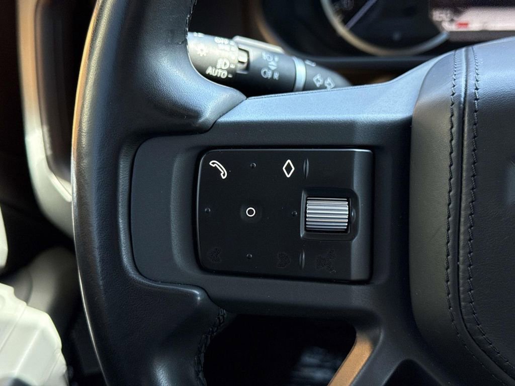 Used 2023 Land Rover Defender 130 X image 37