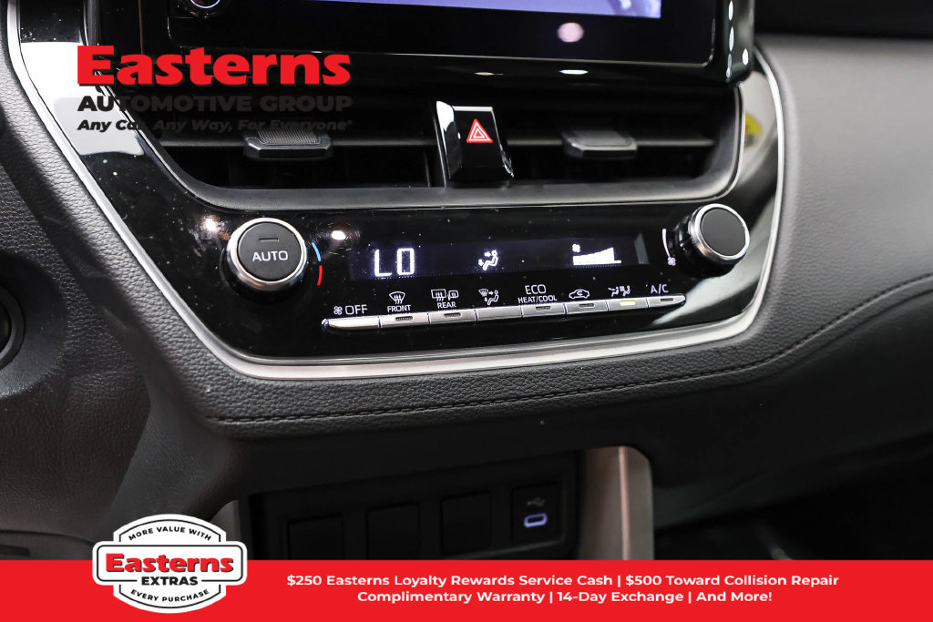 Used 2025 Toyota Corolla Cross LE FWD image 20