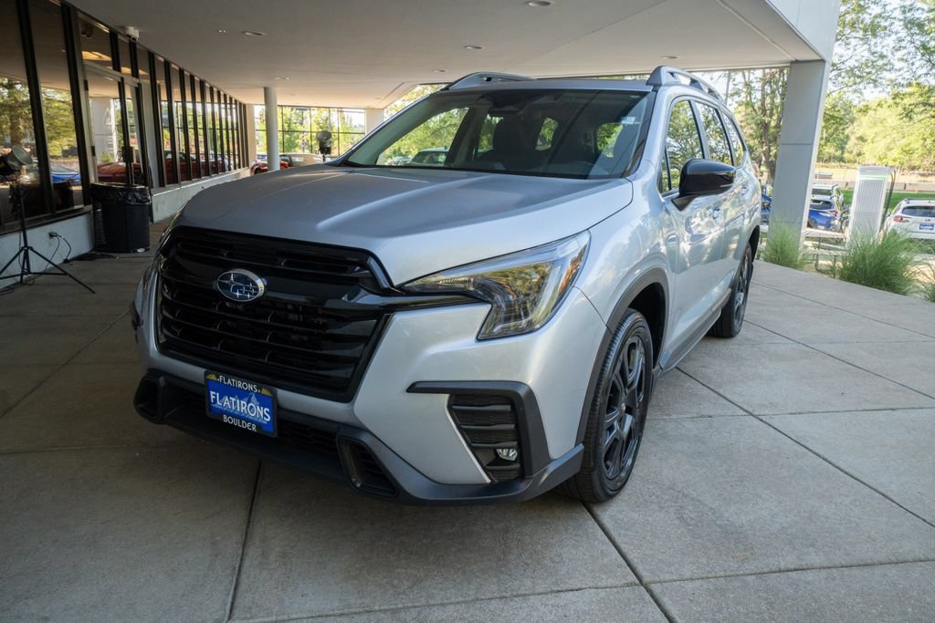 Certified 2025 Subaru Ascent Bronze Edition w/ Onyx Package AWD/4WD image 3