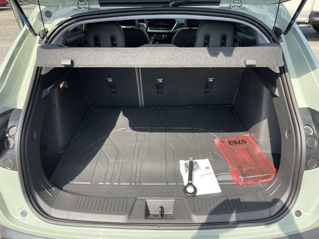 New 2026 Chevrolet Trax ACTIV w/ Sunroof Package FWD image 23