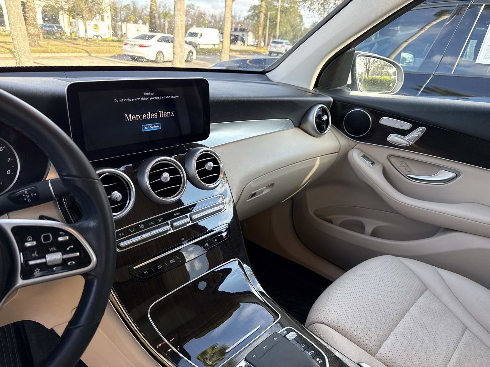 Used 2022 Mercedes-Benz GLC 300 image 24