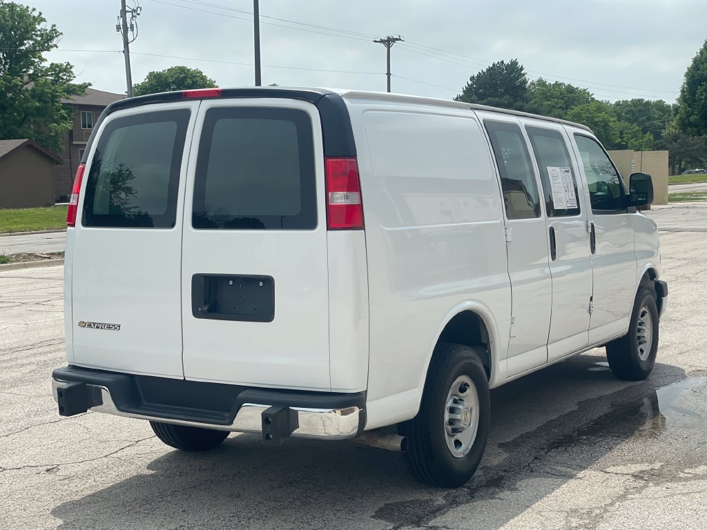 Used 2024 Chevrolet Express 2500 w/ Driver Convenience Package RWD image 5