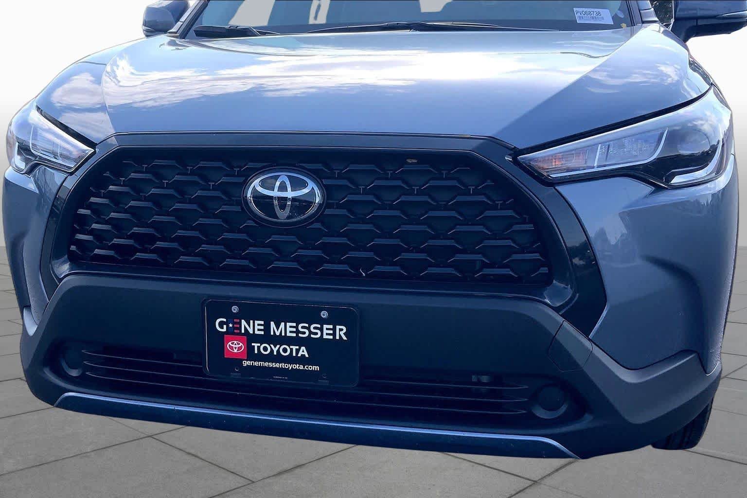 Used 2023 Toyota Corolla Cross LE FWD image 30