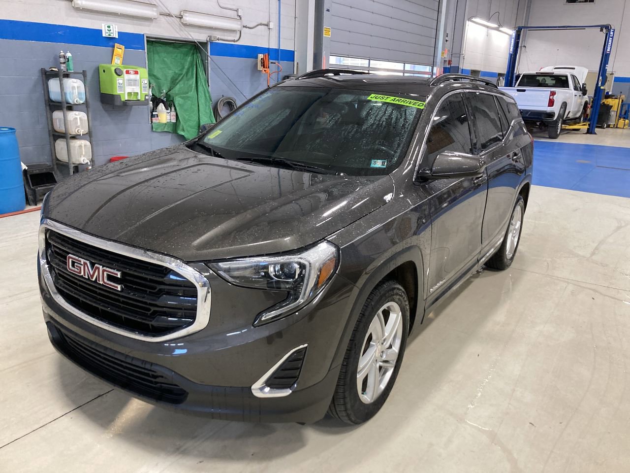 Used 2019 GMC Terrain SLE w/ Driver Convenience Package AWD/4WD image 3