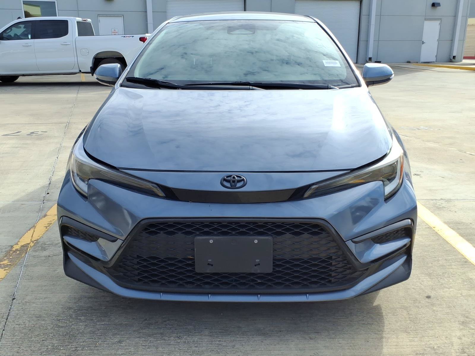 Used 2026 Toyota Corolla SE FWD image 2