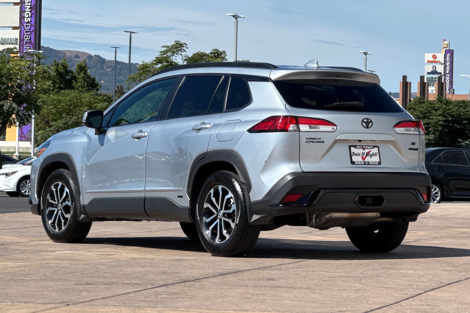 Used 2023 Toyota Corolla Cross AWD Hybrid image 6