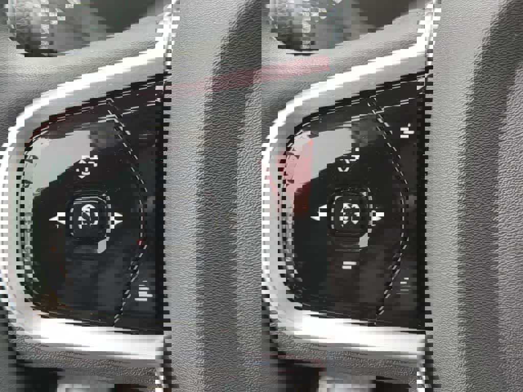 Certified 2025 Volvo XC90 B5 Core w/ Protection Package Premier image 24