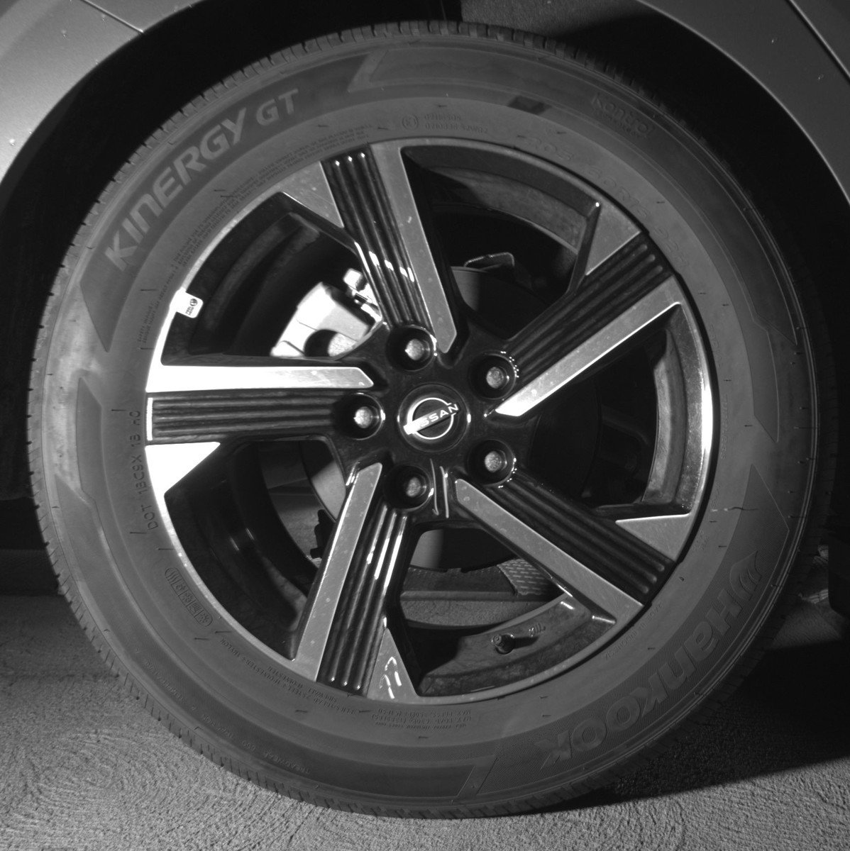 Used 2025 Nissan Sentra SV FWD image 15