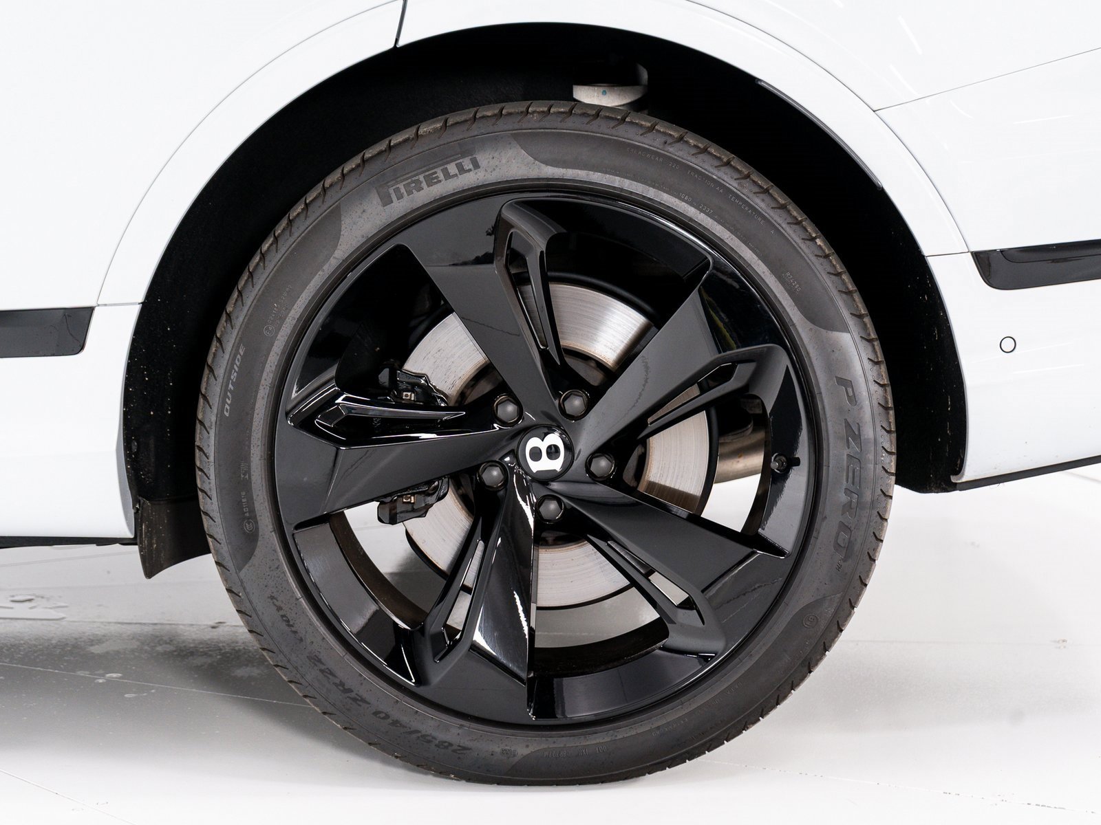 Certified 2023 Bentley Bentayga Extended Wheelbase image 44