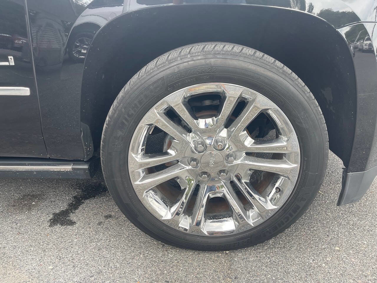 Used 2015 GMC Yukon XL Denali w/ Premium Package image 10