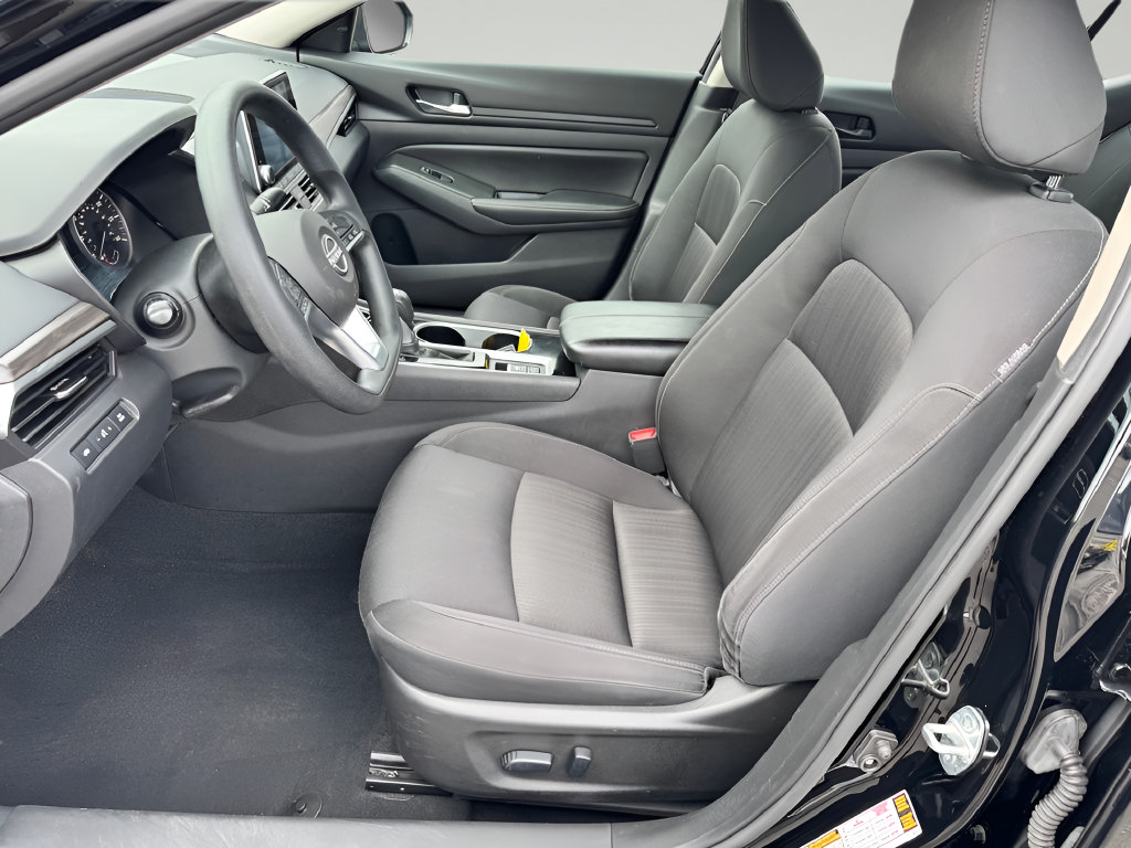 Used 2024 Nissan Altima 2.5 SV AWD/4WD image 10