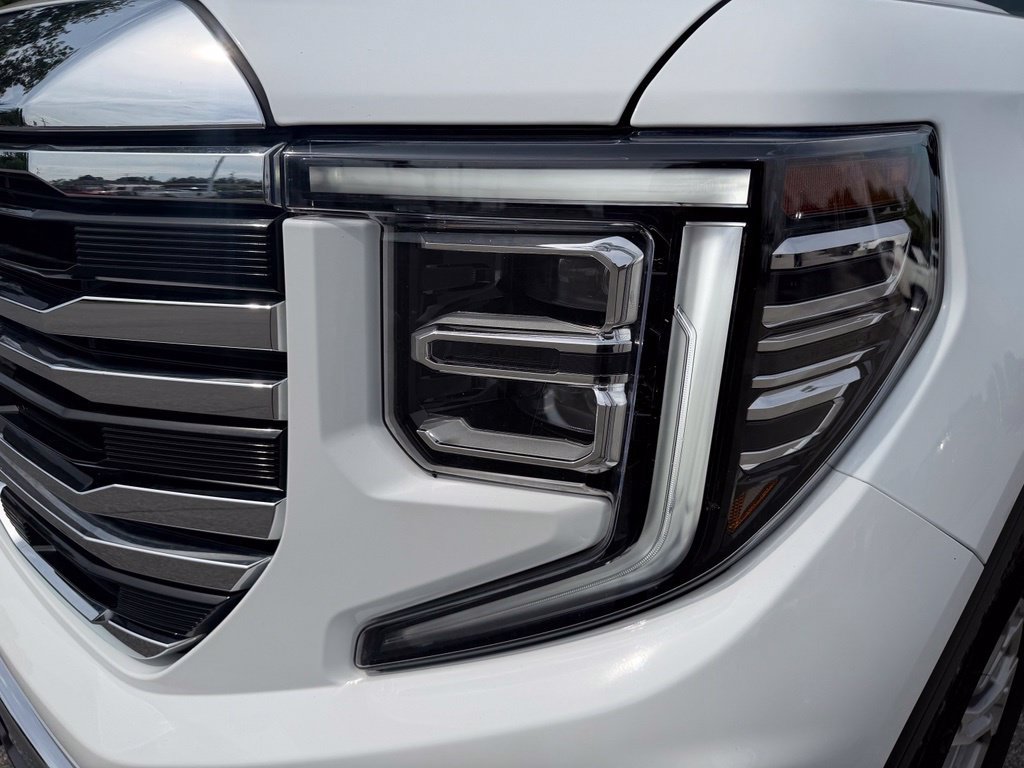 Used 2025 GMC Sierra 1500 SLT AWD/4WD image 11