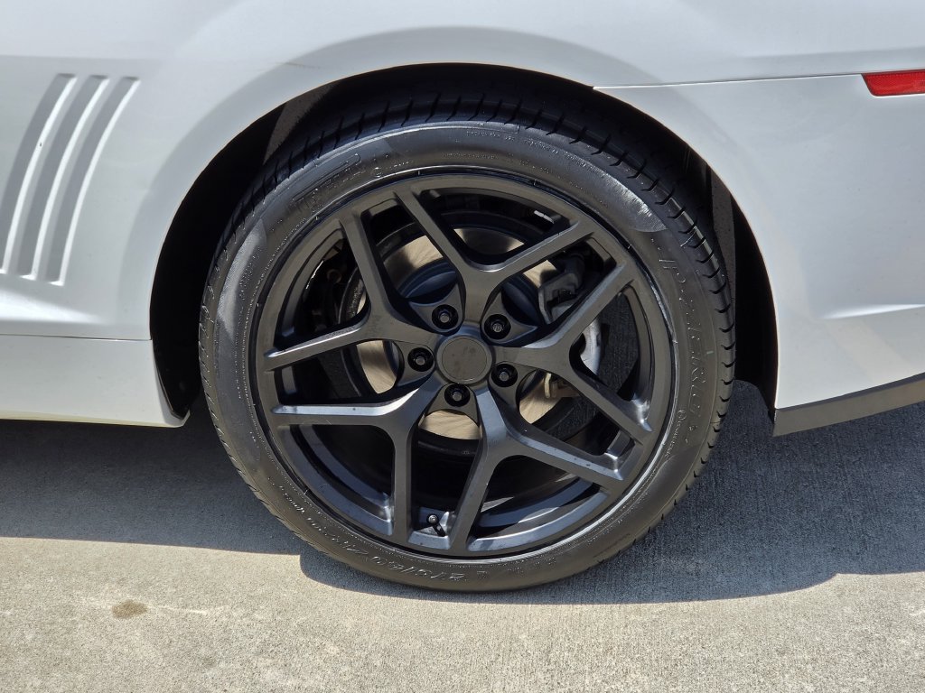 Used 2014 Chevrolet Camaro LT w/ RS Package RWD image 8