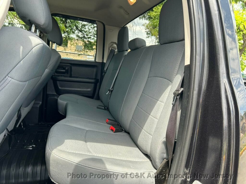 Used 2018 RAM 1500 Express w/ Black Ram 1500 Express Group AWD/4WD image 31