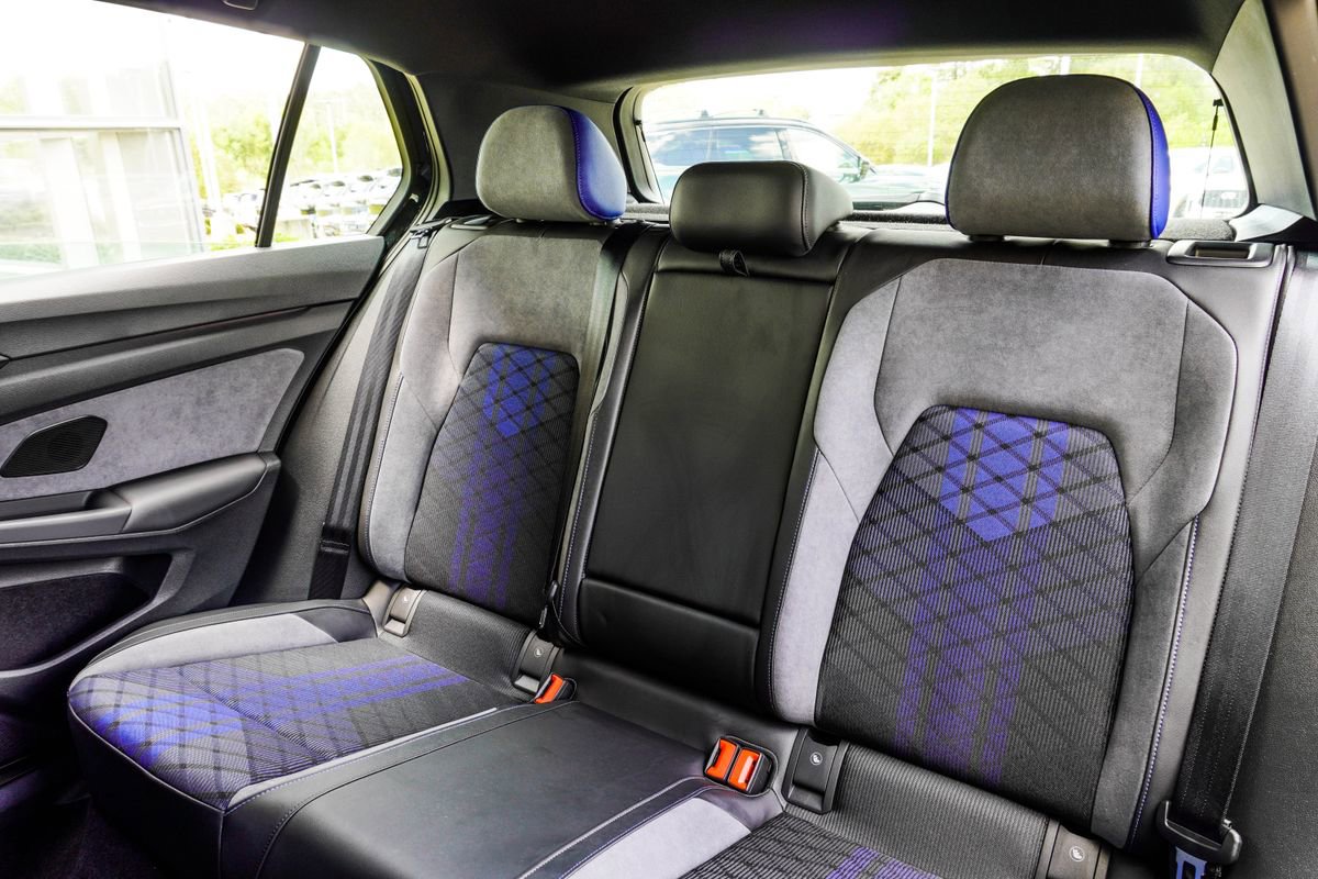 Used 2025 Volkswagen Golf R Black Edition image 39