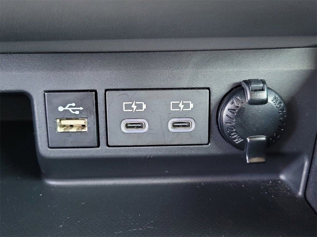 Used 2024 Toyota Highlander XLE image 14