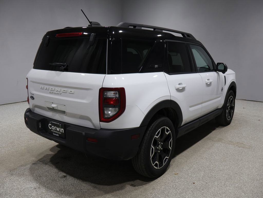 Used 2025 Ford Bronco Sport Outer Banks w/ Outer Banks Tech Package+ image 2