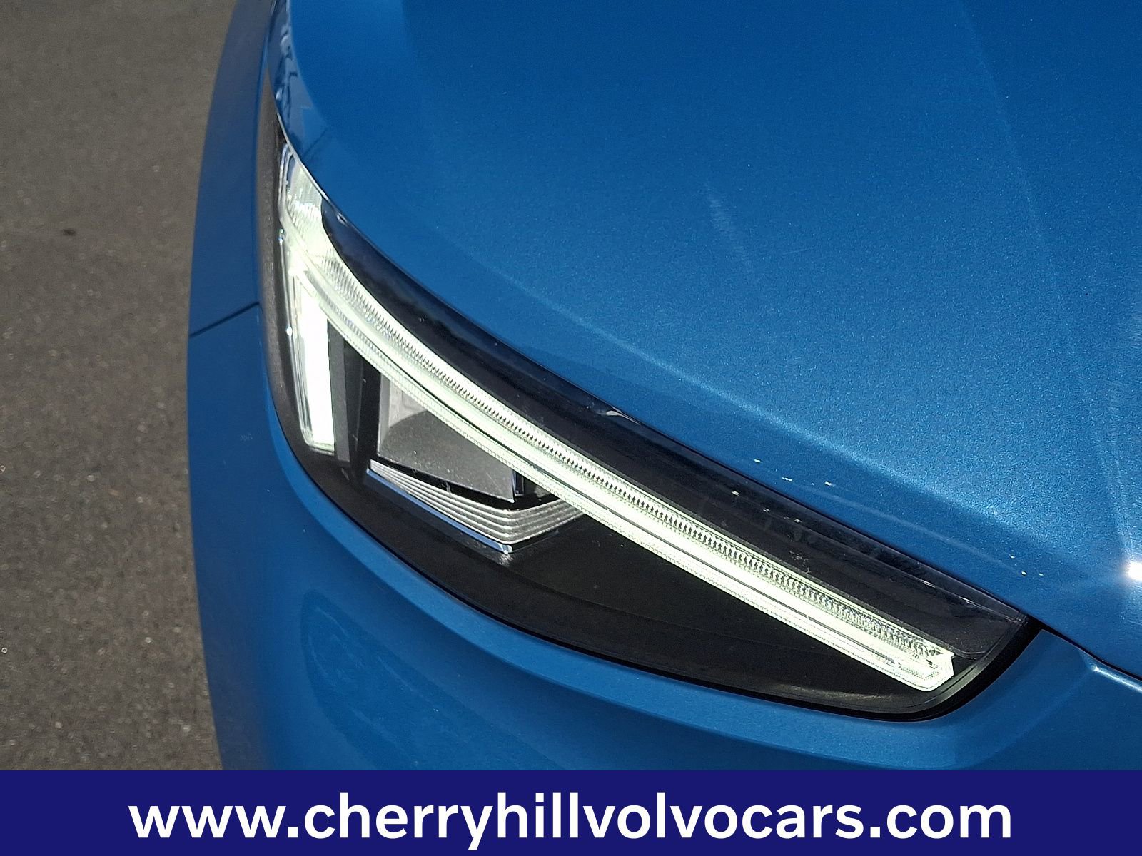 Certified 2023 Volvo XC40 B5 Plus w/ Driver Assist Package image 10
