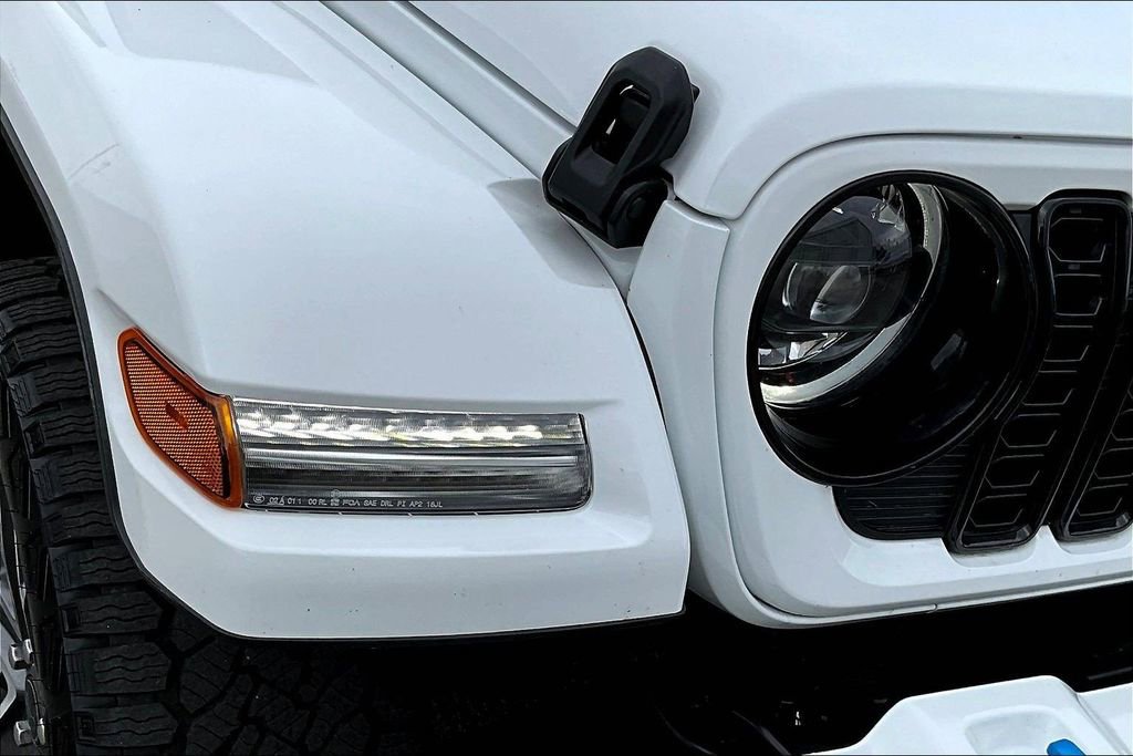 Used 2024 Jeep Wrangler High Altitude AWD/4WD image 33