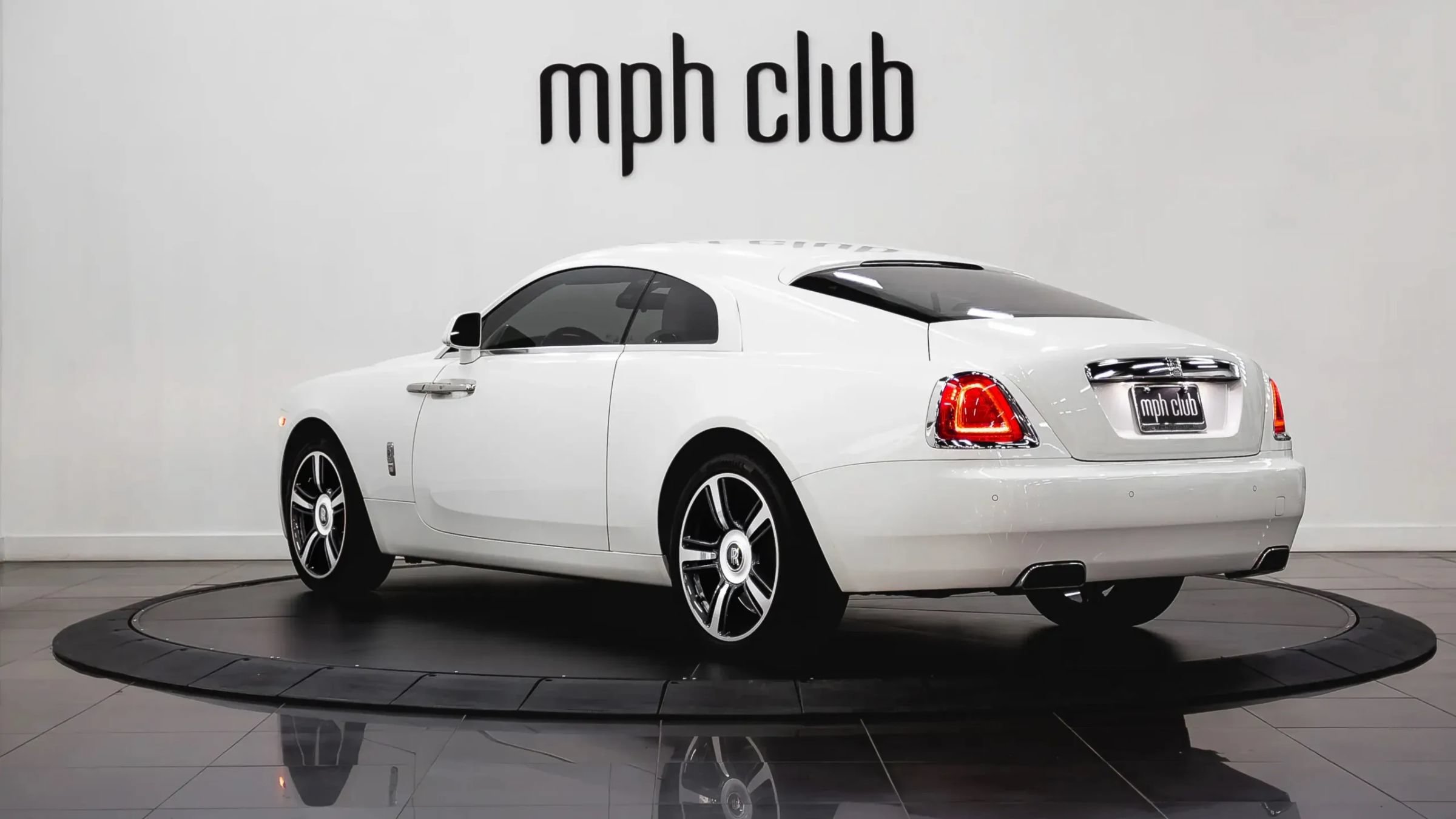 Used 2015 Rolls-Royce Wraith RWD image 4