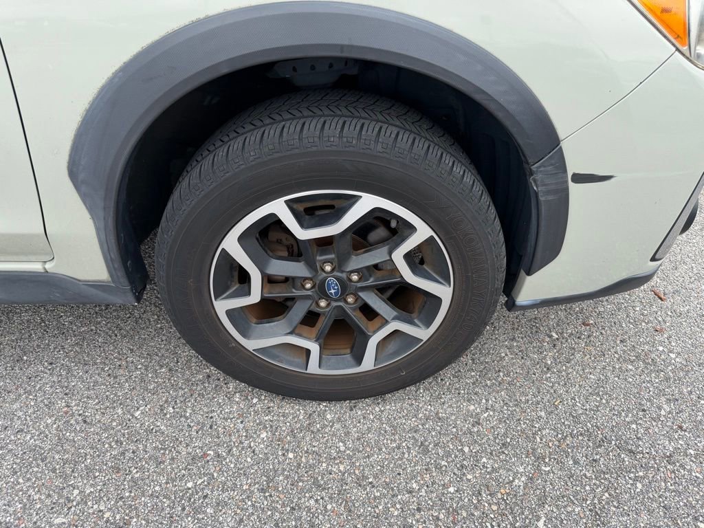 Used 2017 Subaru Crosstrek 2.0i Premium AWD/4WD image 4