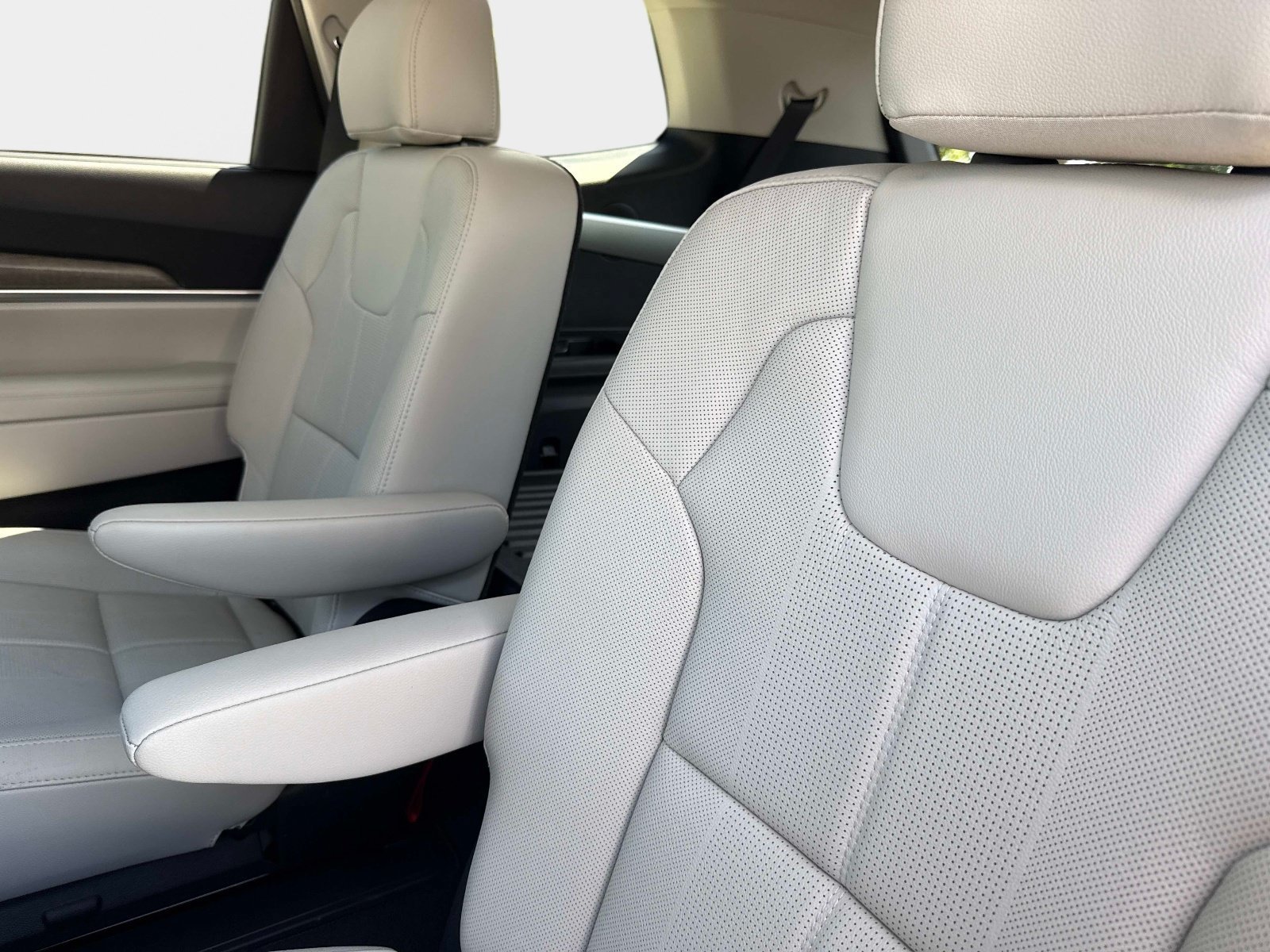 Used 2020 Kia Telluride SX w/ Towing Package FWD image 13