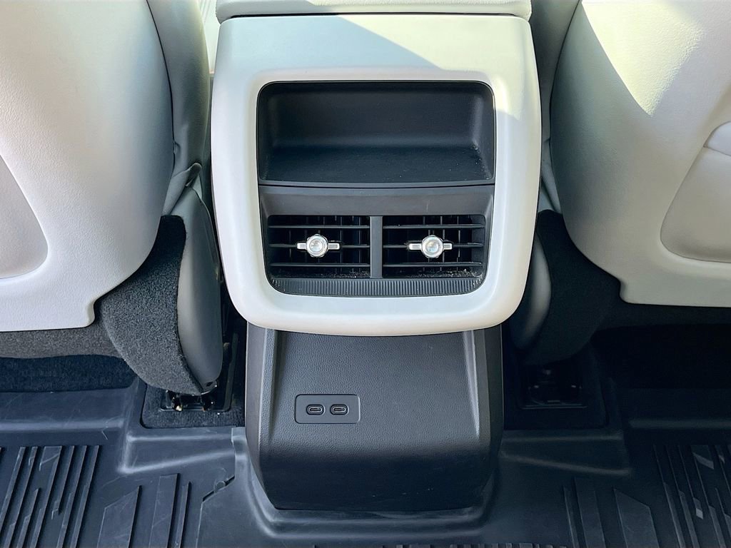Used 2024 Cadillac Lyriq Luxury w/ LPO, Floor Liner Package AWD/4WD image 31