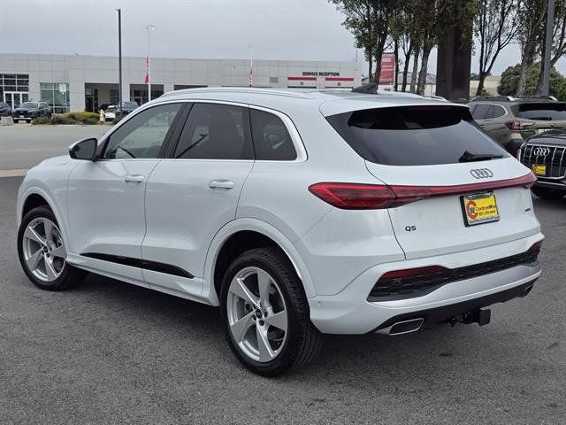 Used 2025 Audi Q5 Premium AWD/4WD image 2