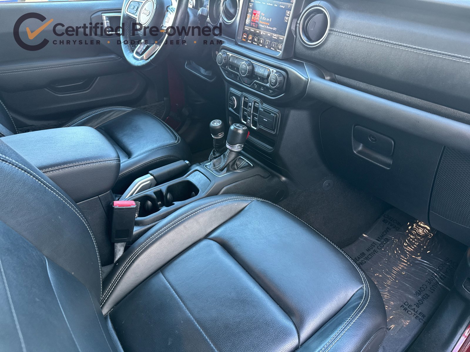 Used 2021 Jeep Wrangler Unlimited Sahara w/ Cold Weather Group AWD/4WD image 17