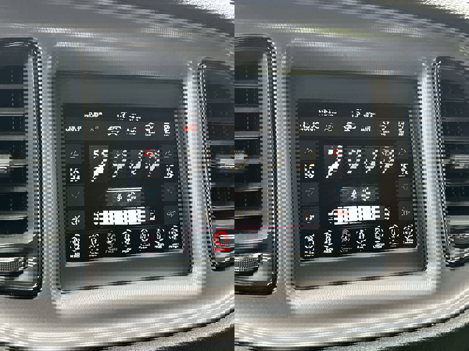 Used 2023 Dodge Challenger SXT w/ Blacktop Package image 14