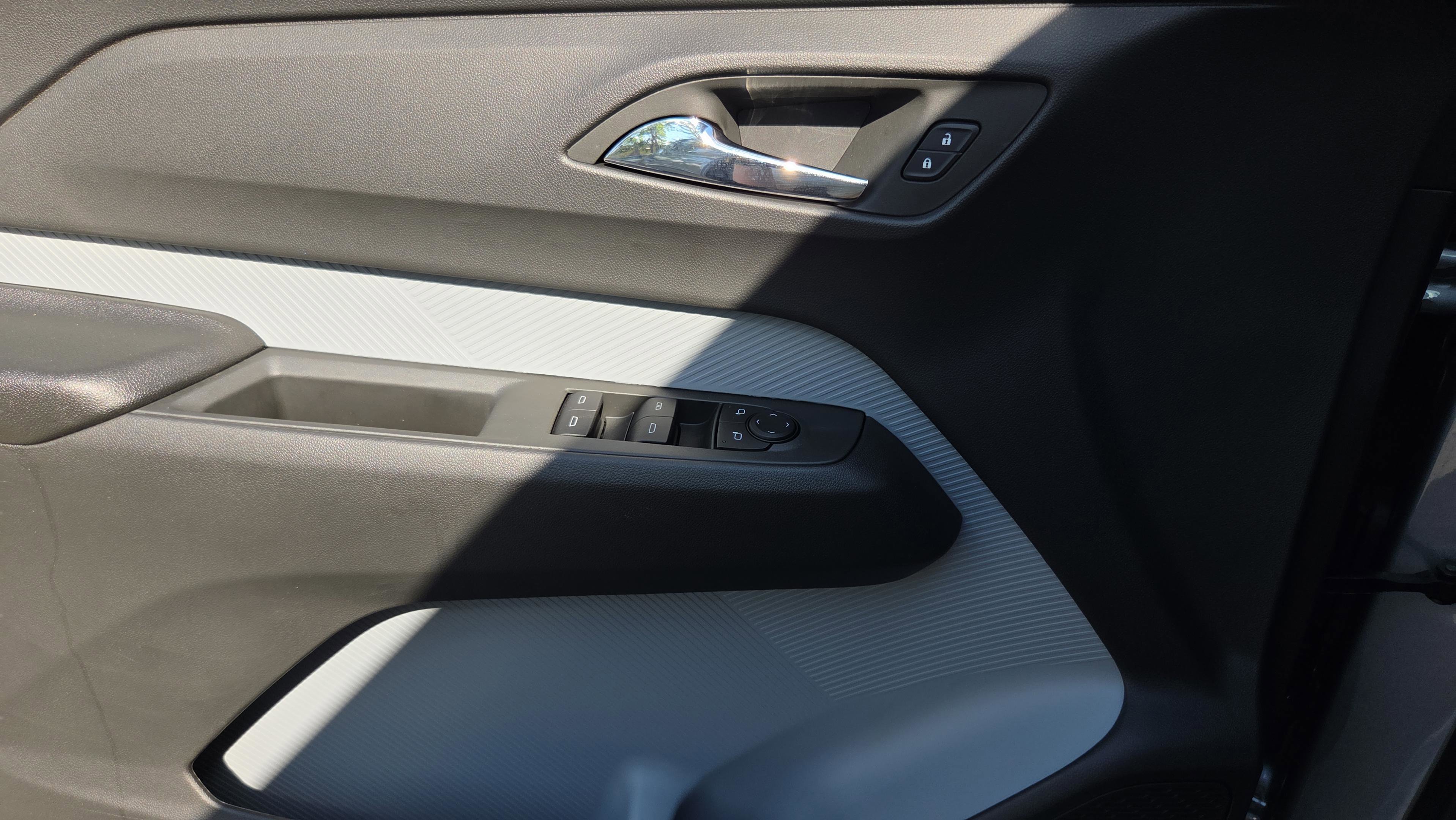 New 2027 Chevrolet Bolt LT w/ Comfort Package image 16