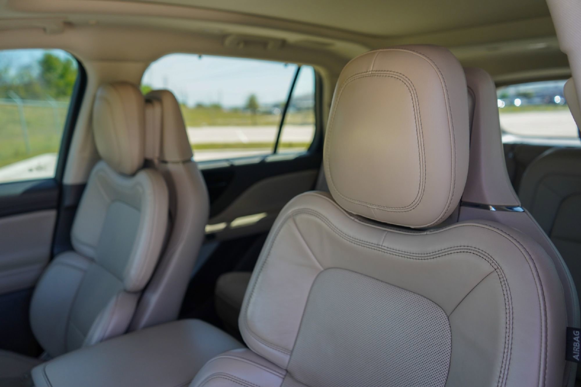 Used 2020 Lincoln Aviator Reserve w/ Equipment Group 202A image 10