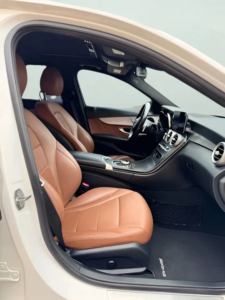 Used 2019 Mercedes-Benz C 300 Sedan image 24