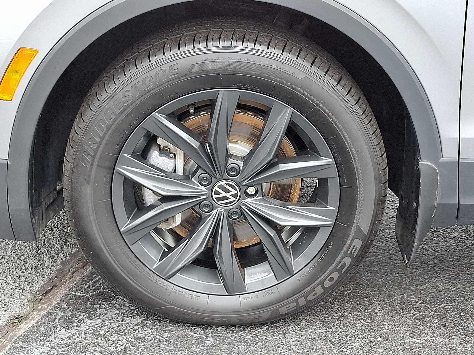 Certified 2024 Volkswagen Tiguan SE image 8