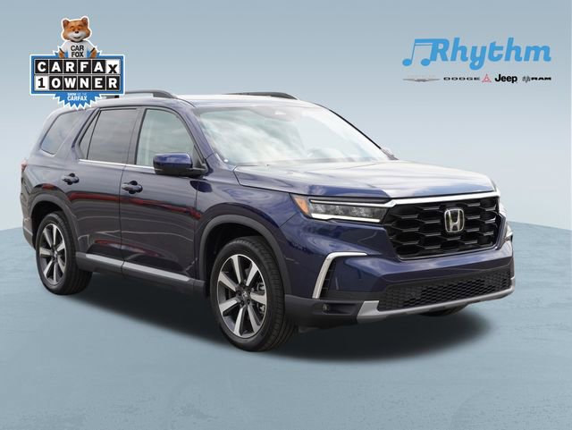 Used 2025 Honda Pilot Touring image 1