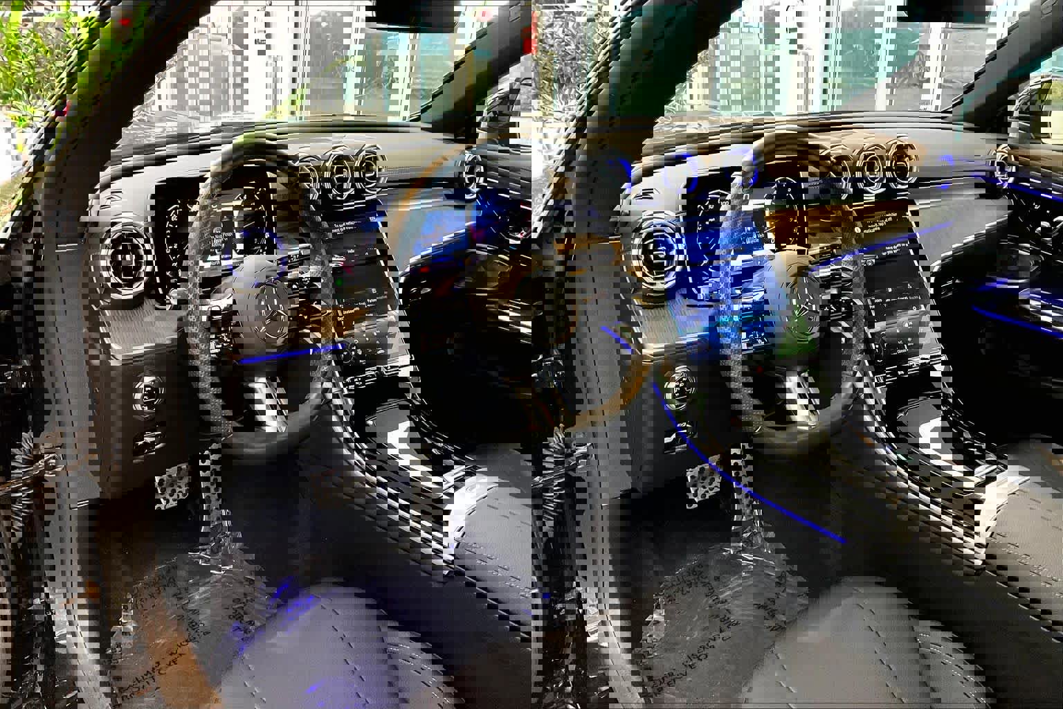 Used 2024 Mercedes-Benz CLE 300 4MATIC Coupe image 17