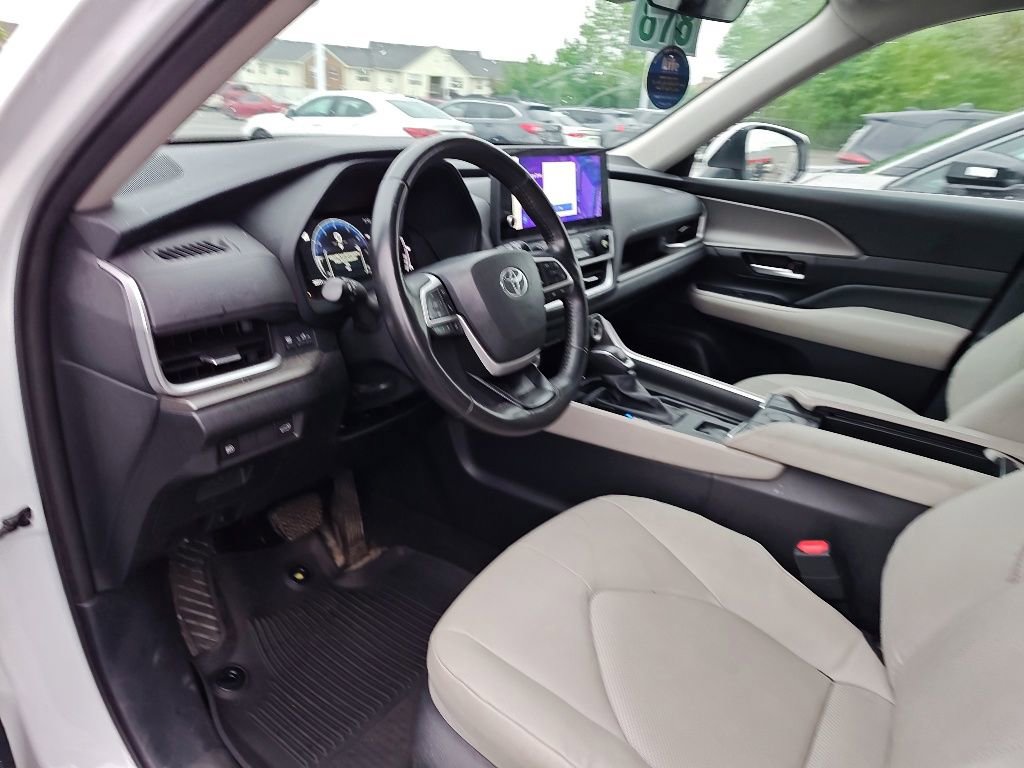 Used 2024 Toyota Grand Highlander AWD image 7
